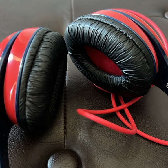 Marvel Spider-Man kids over the ears headphones. - Picture 5 of 6
